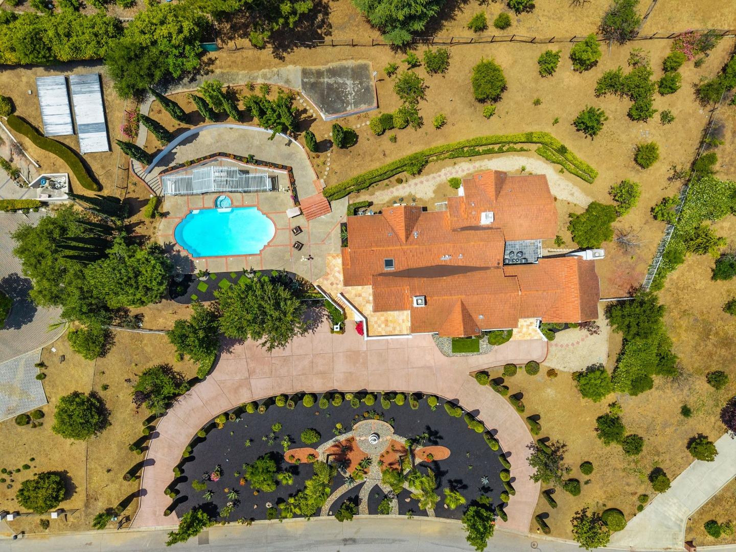 Detail Gallery Image 63 of 70 For 12479 Crayside Ln, Saratoga,  CA 95070 - 5 Beds | 3/1 Baths