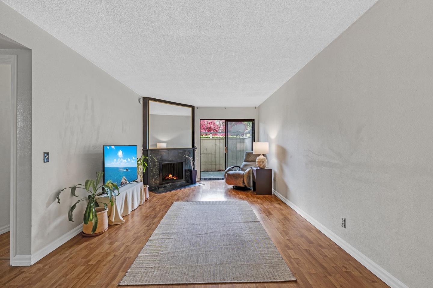 Detail Gallery Image 7 of 19 For 26088 Kay Ave #110,  Hayward,  CA 94545 - 2 Beds | 1 Baths