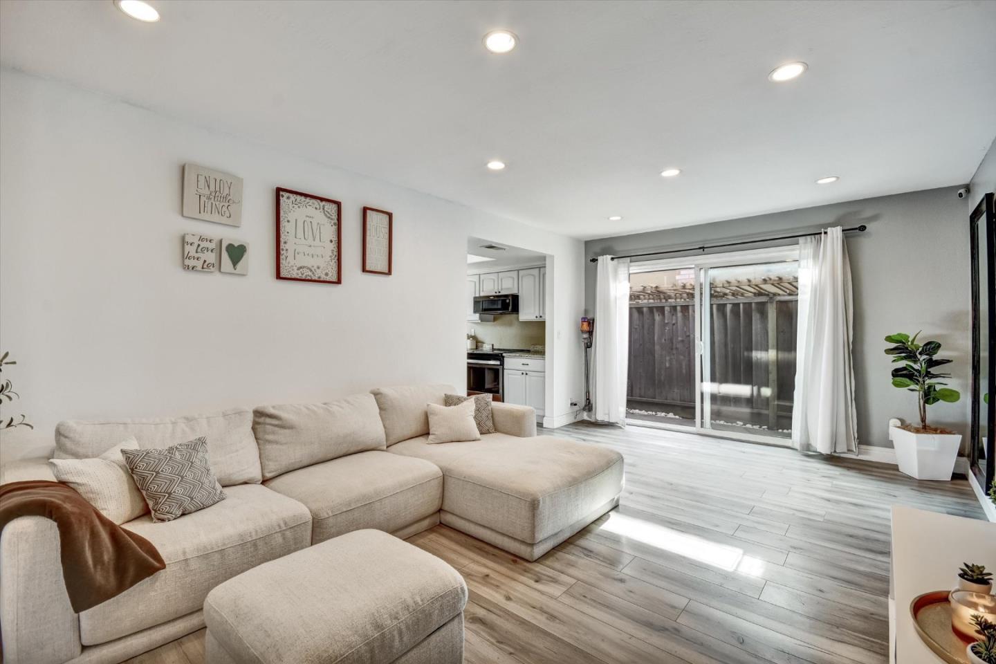 Detail Gallery Image 17 of 34 For 5078 Corte Verde Dr, San Jose,  CA 95111 - 3 Beds | 2 Baths