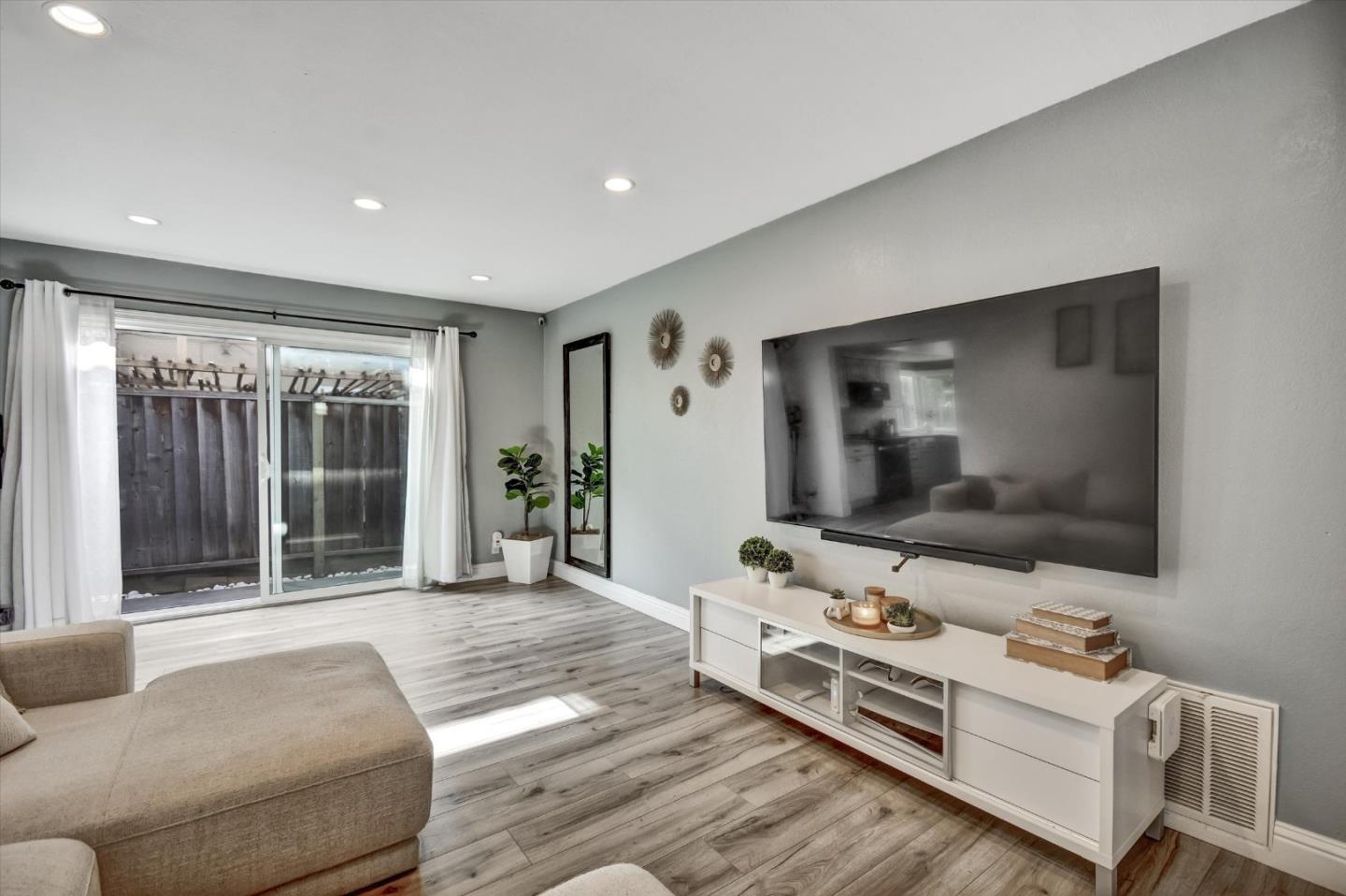 Detail Gallery Image 18 of 34 For 5078 Corte Verde Dr, San Jose,  CA 95111 - 3 Beds | 2 Baths