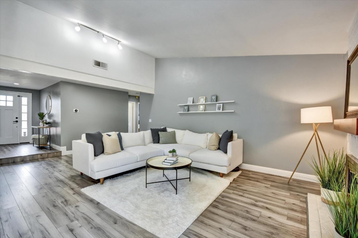 Detail Gallery Image 9 of 34 For 5078 Corte Verde Dr, San Jose,  CA 95111 - 3 Beds | 2 Baths