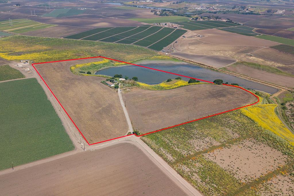 Detail Gallery Image 1 of 30 For 156 San Jon Rd, Salinas,  CA 93907 - 3 Beds | 2 Baths