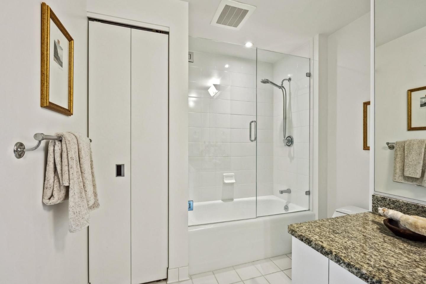 Detail Gallery Image 5 of 57 For 207 King St #402,  San Francisco,  CA 94107 - 2 Beds | 2/1 Baths