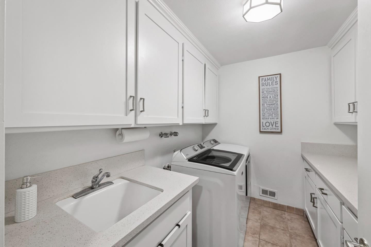 Detail Gallery Image 16 of 90 For 14830 Bartlett Ct, San Martin,  CA 95046 - 4 Beds | 4 Baths