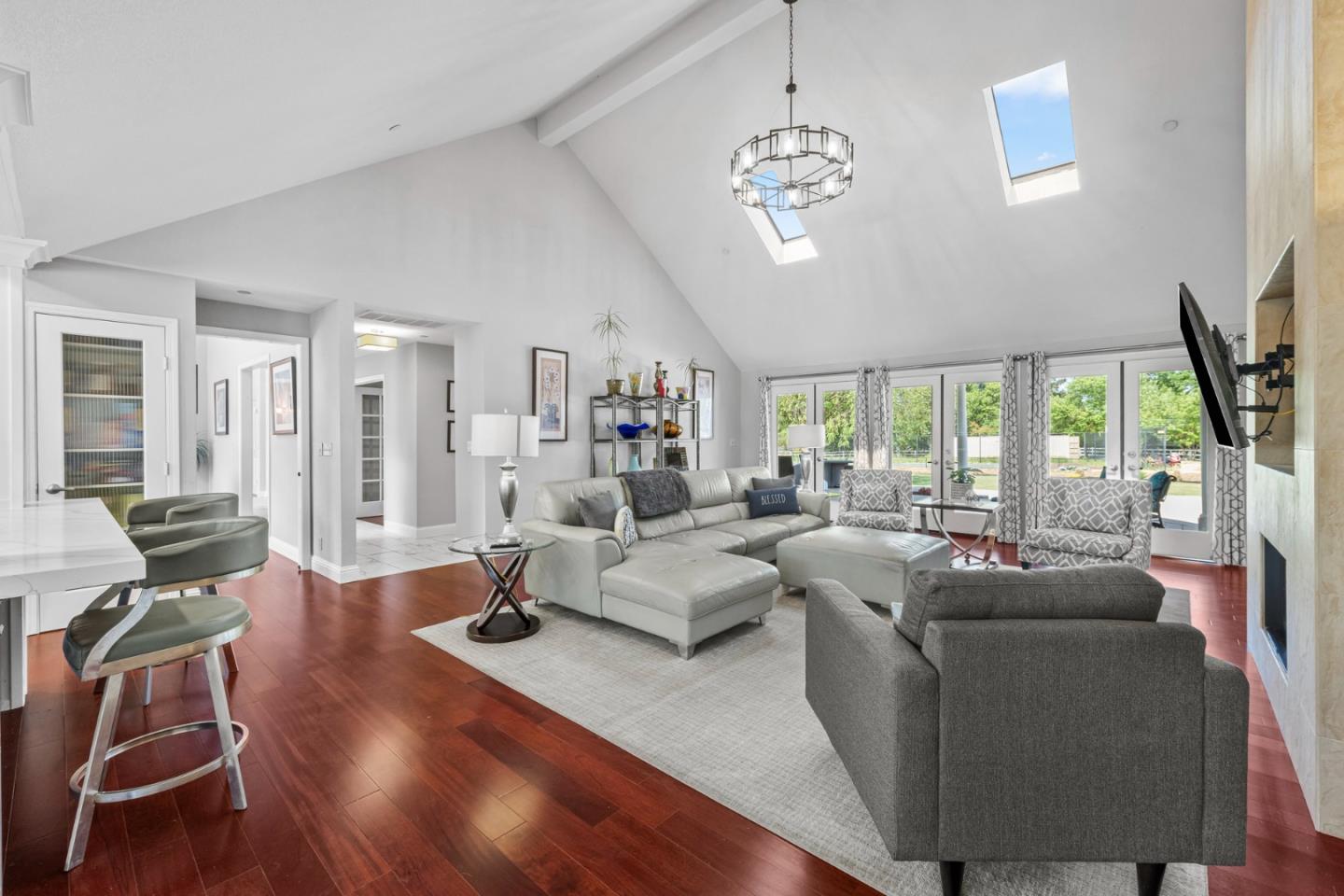 Detail Gallery Image 31 of 90 For 14830 Bartlett Ct, San Martin,  CA 95046 - 4 Beds | 4 Baths