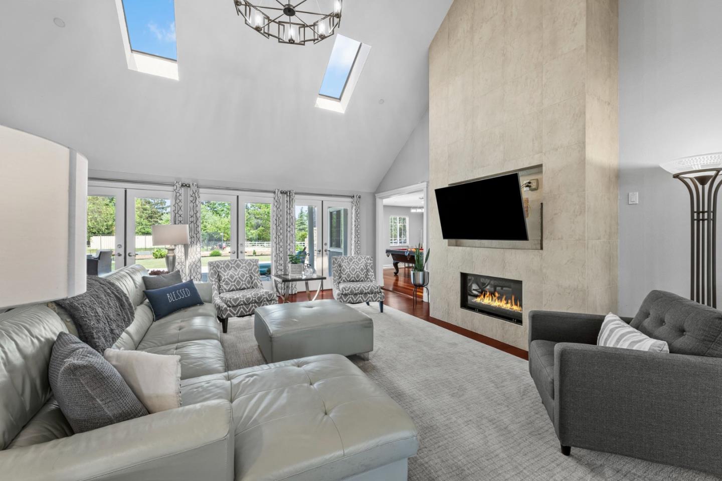 Detail Gallery Image 32 of 90 For 14830 Bartlett Ct, San Martin,  CA 95046 - 4 Beds | 4 Baths