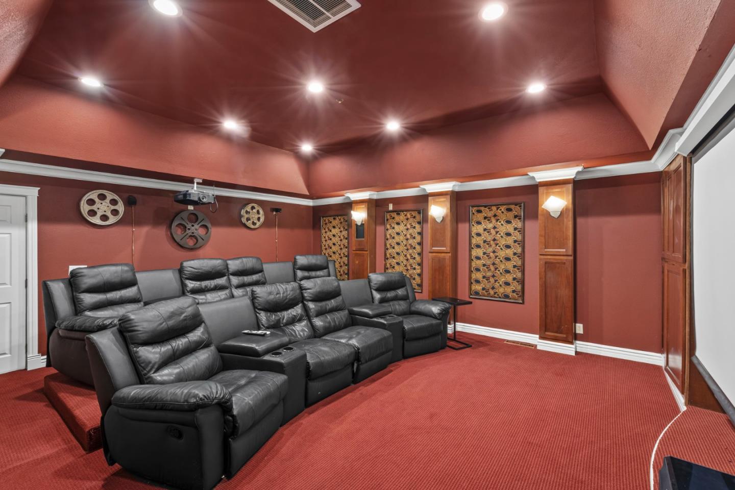 Detail Gallery Image 56 of 90 For 14830 Bartlett Ct, San Martin,  CA 95046 - 4 Beds | 4 Baths