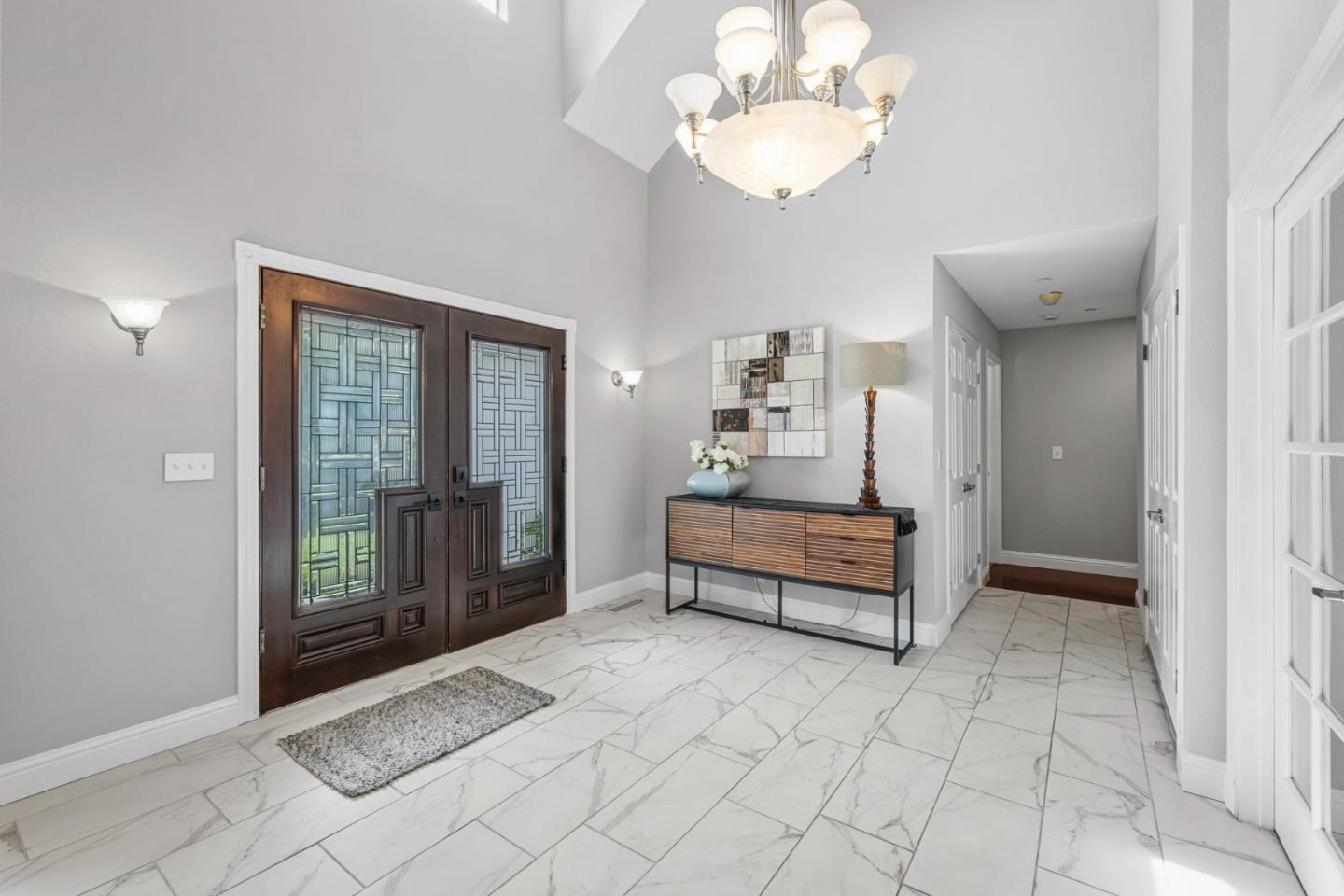 Detail Gallery Image 7 of 90 For 14830 Bartlett Ct, San Martin,  CA 95046 - 4 Beds | 4 Baths