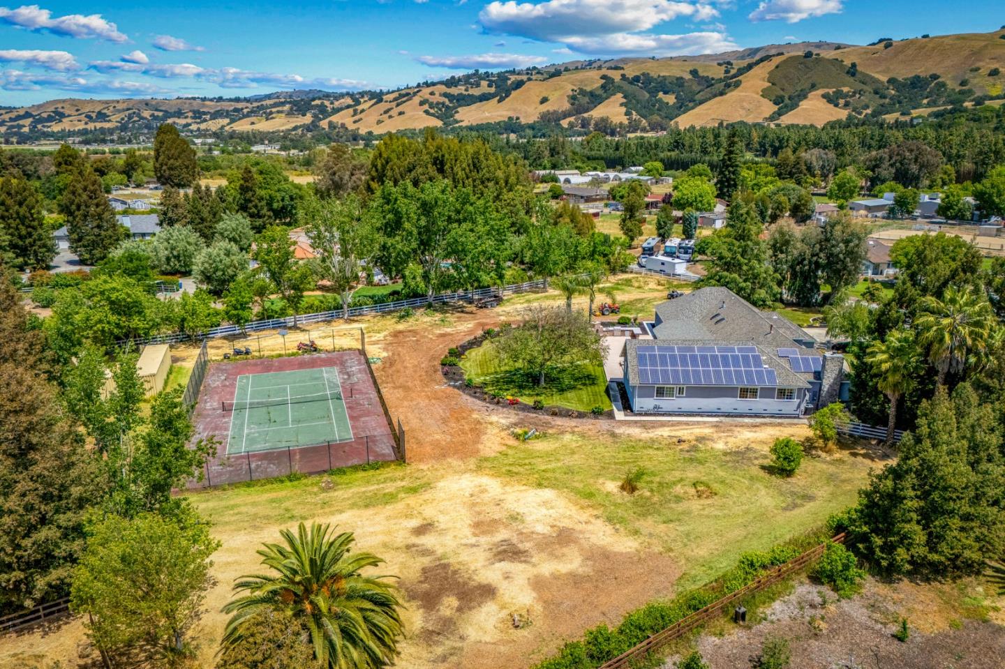Detail Gallery Image 78 of 90 For 14830 Bartlett Ct, San Martin,  CA 95046 - 4 Beds | 4 Baths