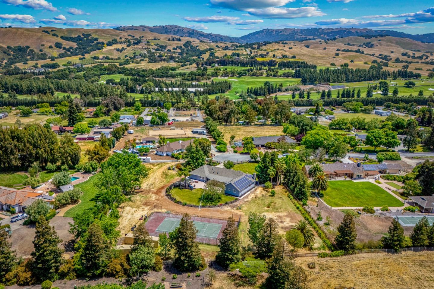 Detail Gallery Image 82 of 90 For 14830 Bartlett Ct, San Martin,  CA 95046 - 4 Beds | 4 Baths