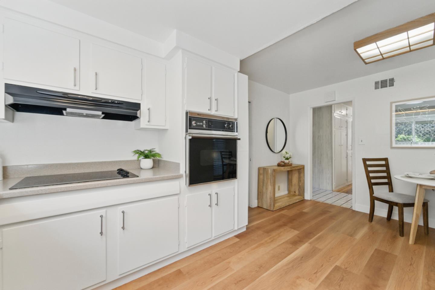 Detail Gallery Image 14 of 29 For 2467 Nightingale Dr, San Jose,  CA 95125 - 3 Beds | 2 Baths