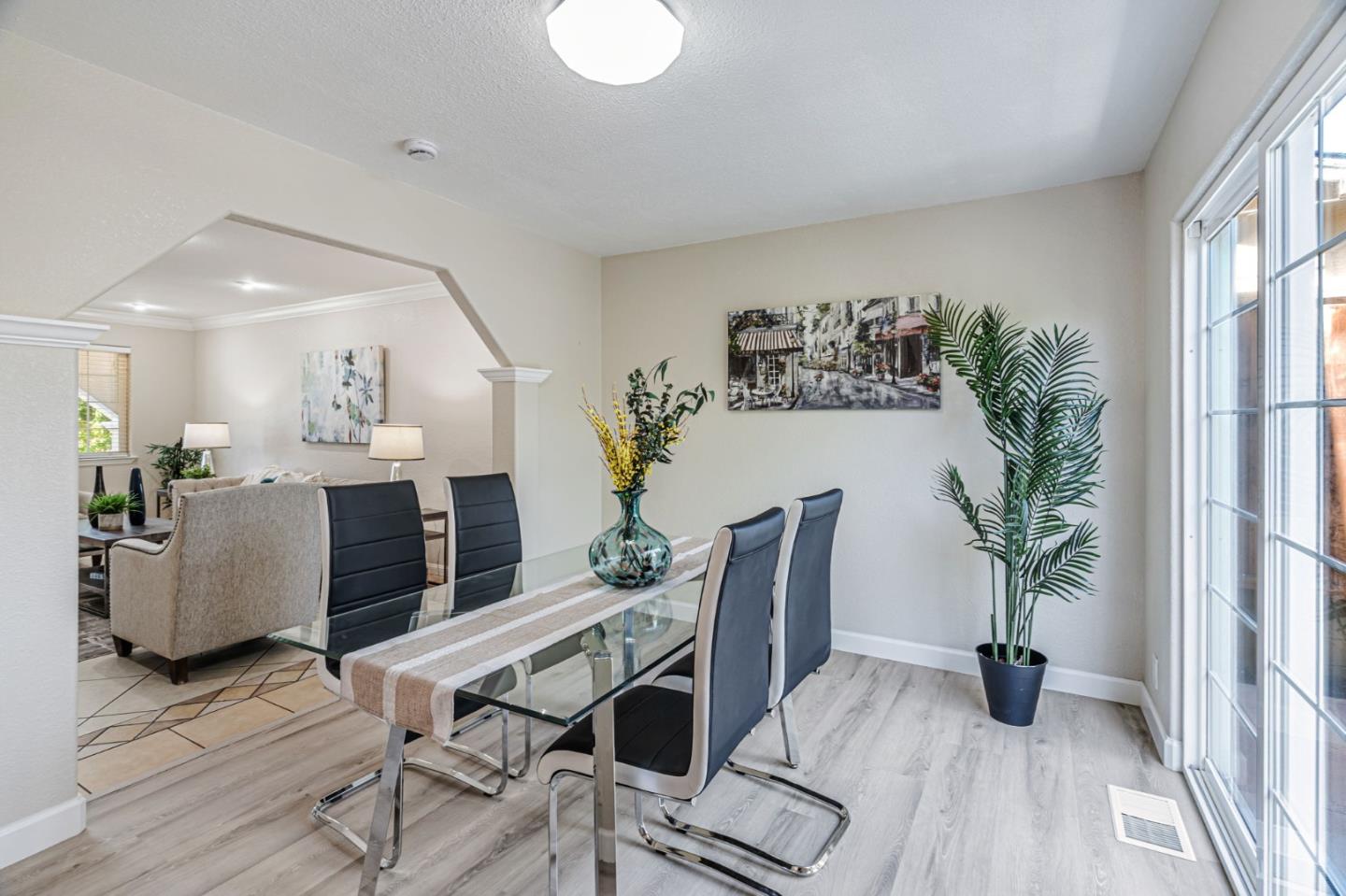 Detail Gallery Image 11 of 37 For 3334 Dias Dr, San Jose,  CA 95148 - 4 Beds | 3 Baths