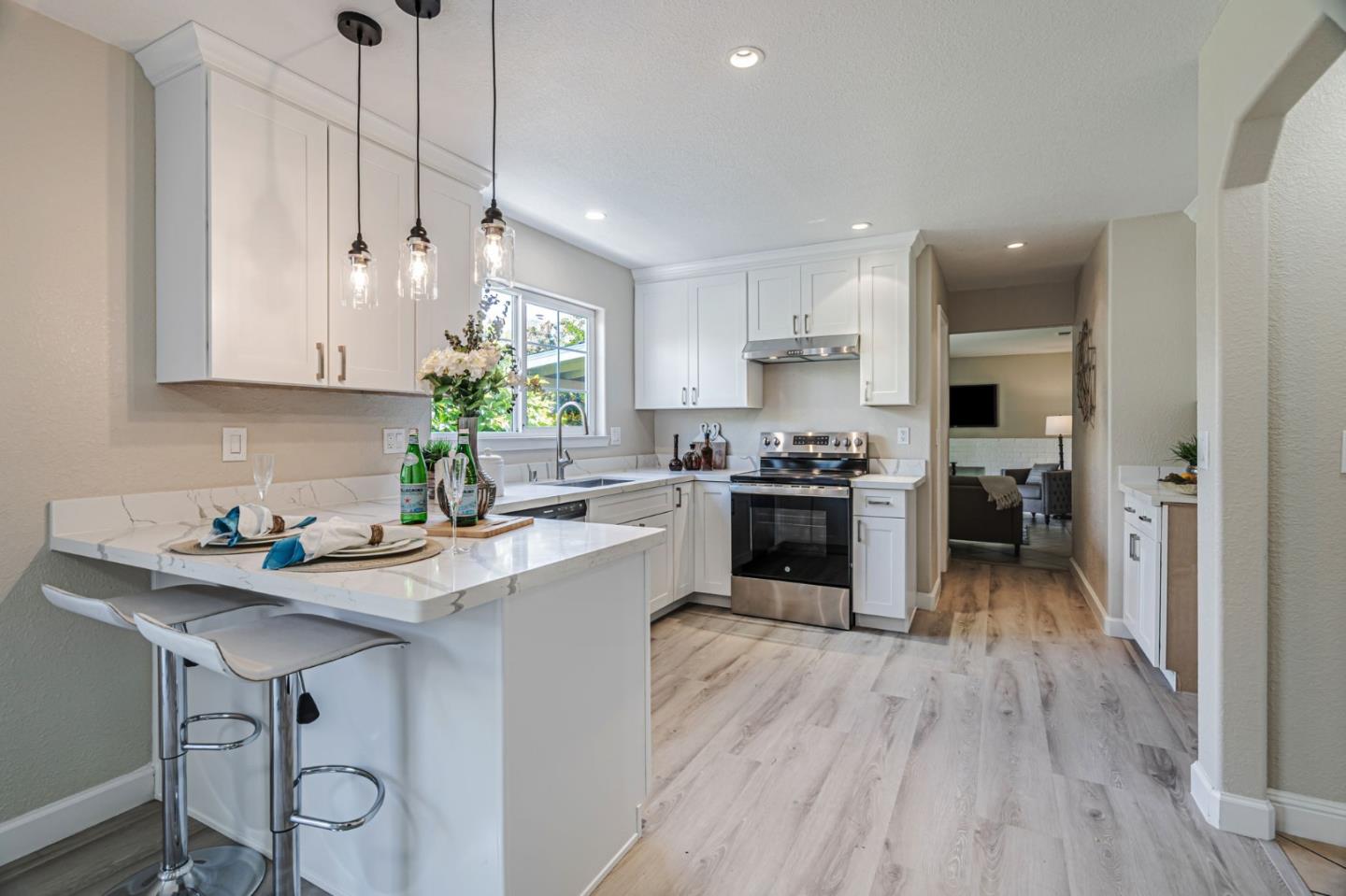 Detail Gallery Image 15 of 37 For 3334 Dias Dr, San Jose,  CA 95148 - 4 Beds | 3 Baths