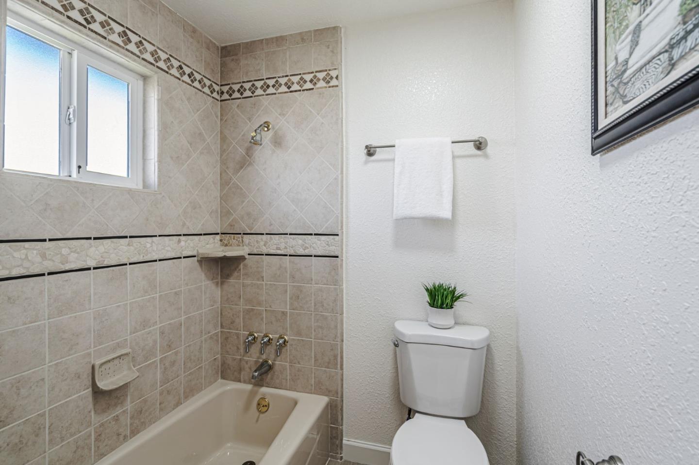 Detail Gallery Image 27 of 37 For 3334 Dias Dr, San Jose,  CA 95148 - 4 Beds | 3 Baths