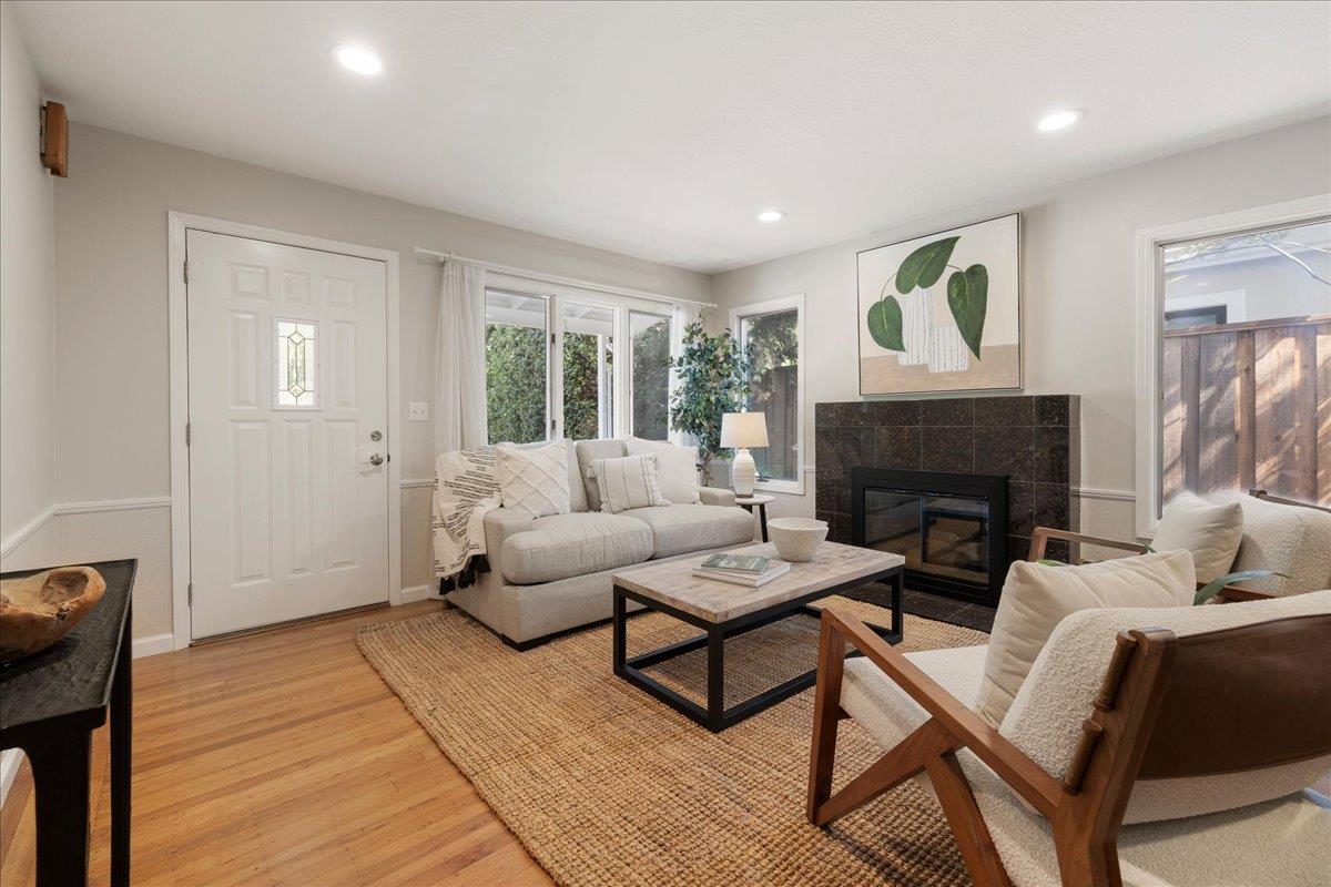 Detail Gallery Image 13 of 31 For 244 Hillview Ave, Redwood City,  CA 94062 - 3 Beds | 2 Baths