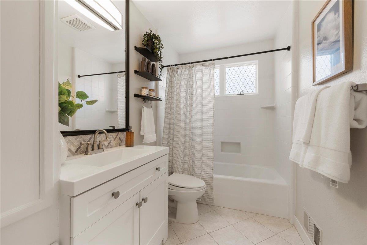 Detail Gallery Image 19 of 31 For 244 Hillview Ave, Redwood City,  CA 94062 - 3 Beds | 2 Baths