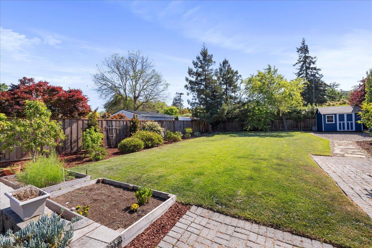 Detail Gallery Image 25 of 31 For 244 Hillview Ave, Redwood City,  CA 94062 - 3 Beds | 2 Baths