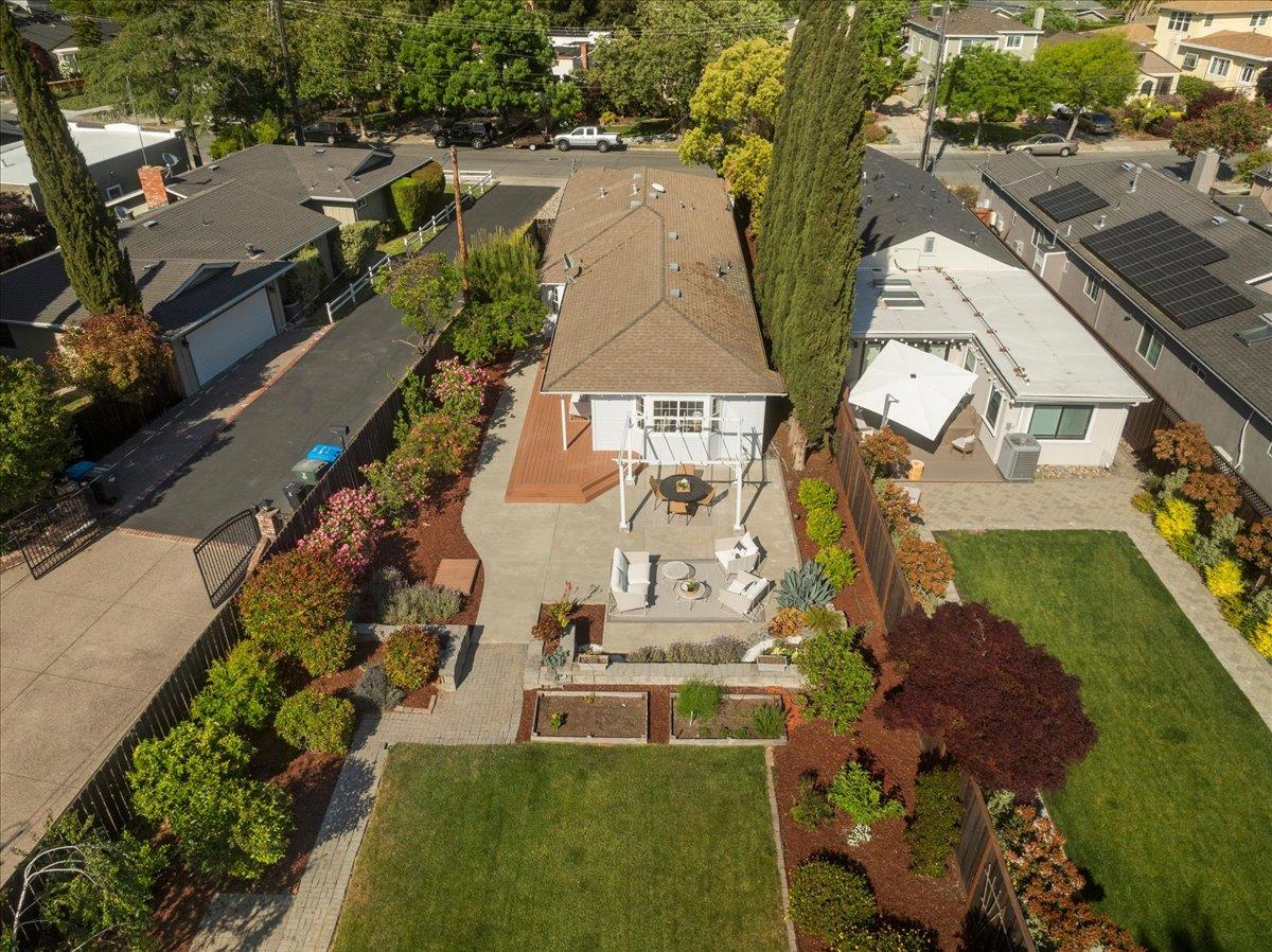 Detail Gallery Image 28 of 31 For 244 Hillview Ave, Redwood City,  CA 94062 - 3 Beds | 2 Baths