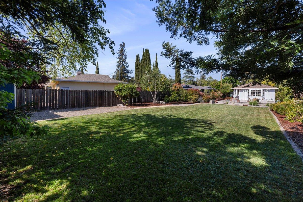 Detail Gallery Image 29 of 31 For 244 Hillview Ave, Redwood City,  CA 94062 - 3 Beds | 2 Baths