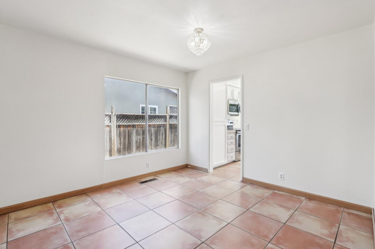 Detail Gallery Image 13 of 40 For 7433 Crawford Dr, Gilroy,  CA 95020 - 4 Beds | 2/1 Baths