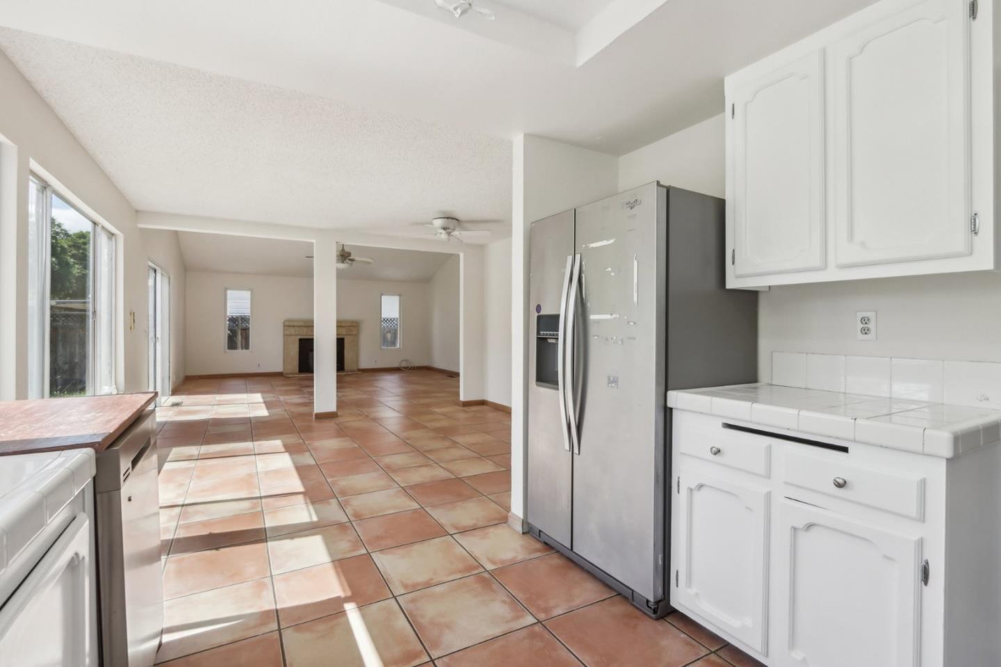 Detail Gallery Image 14 of 40 For 7433 Crawford Dr, Gilroy,  CA 95020 - 4 Beds | 2/1 Baths