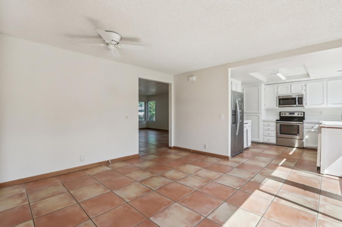 Detail Gallery Image 15 of 40 For 7433 Crawford Dr, Gilroy,  CA 95020 - 4 Beds | 2/1 Baths