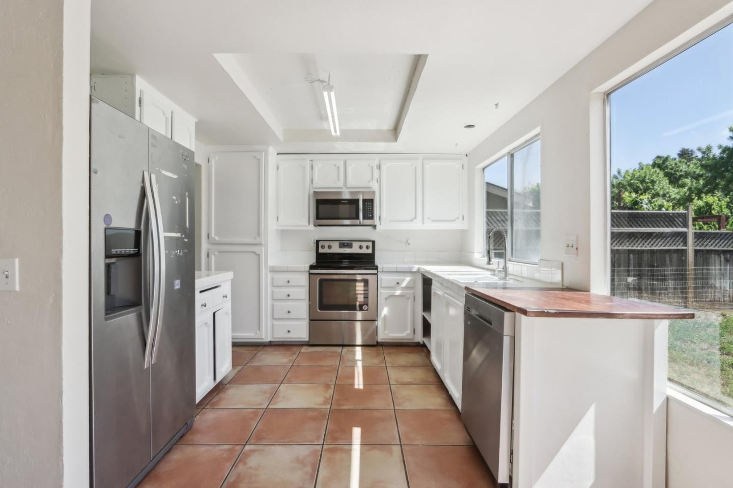 Detail Gallery Image 16 of 40 For 7433 Crawford Dr, Gilroy,  CA 95020 - 4 Beds | 2/1 Baths