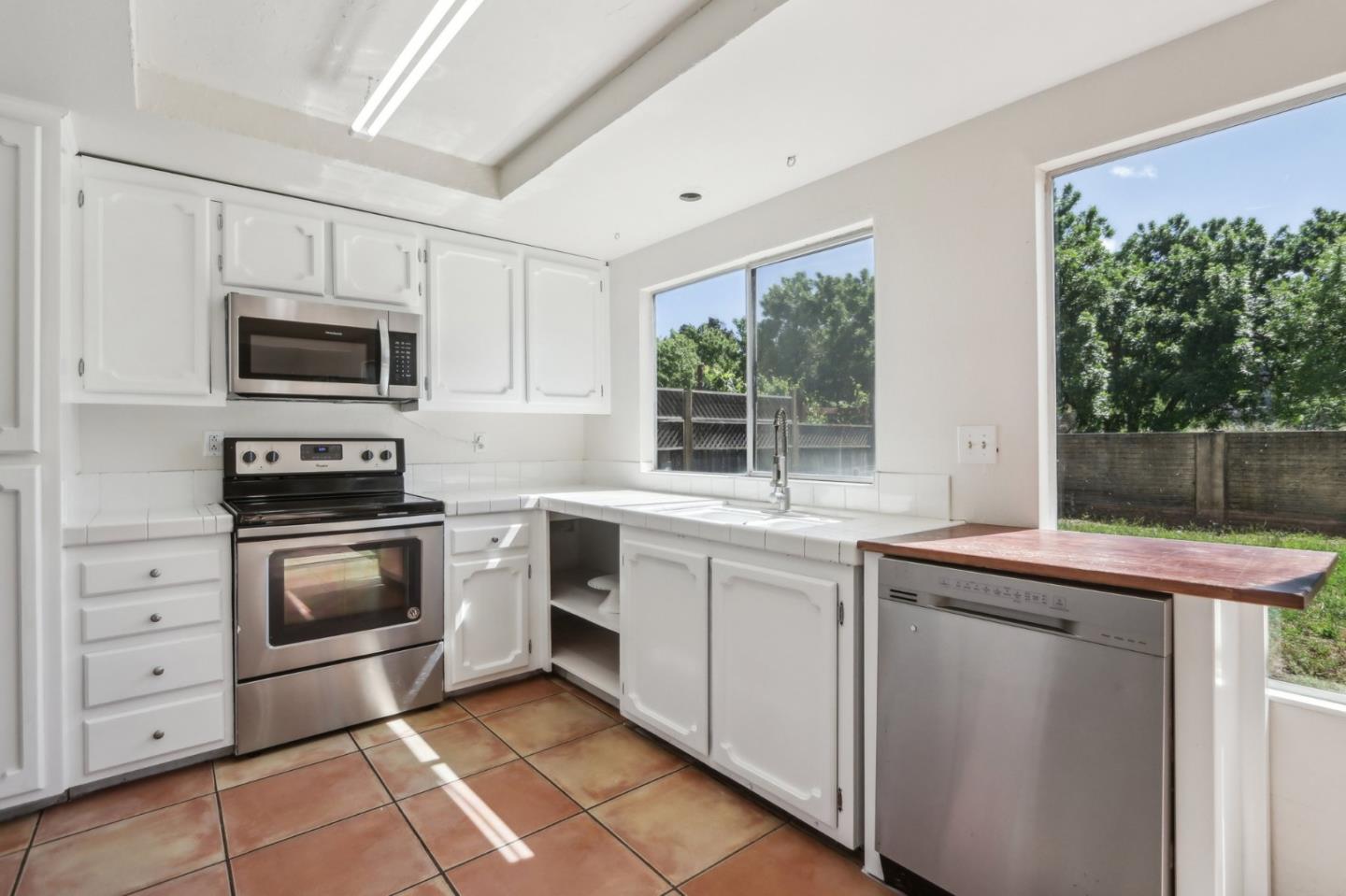 Detail Gallery Image 17 of 40 For 7433 Crawford Dr, Gilroy,  CA 95020 - 4 Beds | 2/1 Baths