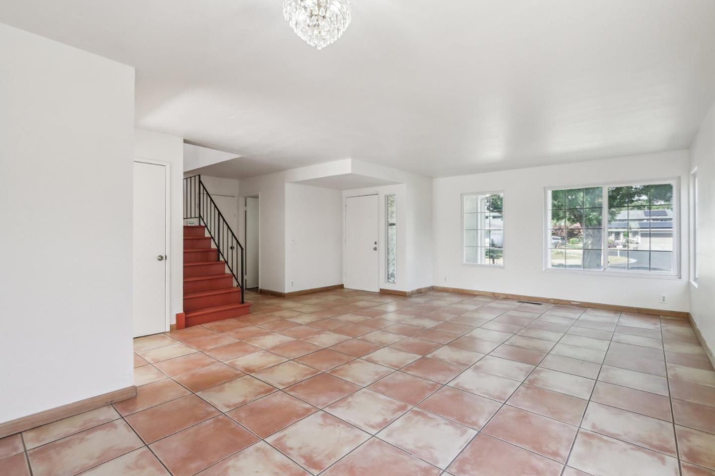Detail Gallery Image 3 of 40 For 7433 Crawford Dr, Gilroy,  CA 95020 - 4 Beds | 2/1 Baths