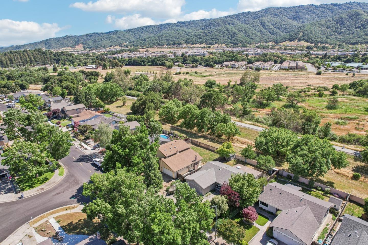 Detail Gallery Image 34 of 40 For 7433 Crawford Dr, Gilroy,  CA 95020 - 4 Beds | 2/1 Baths