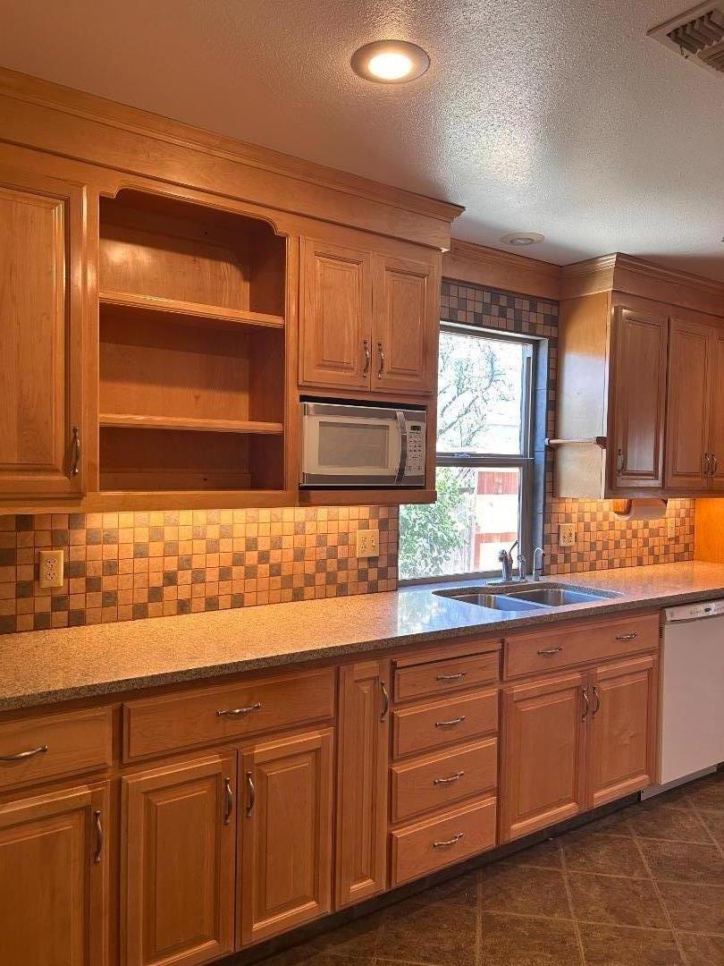 Detail Gallery Image 8 of 27 For 754 Meadowlark Ave, Los Banos,  CA 93635 - 2 Beds | 2 Baths