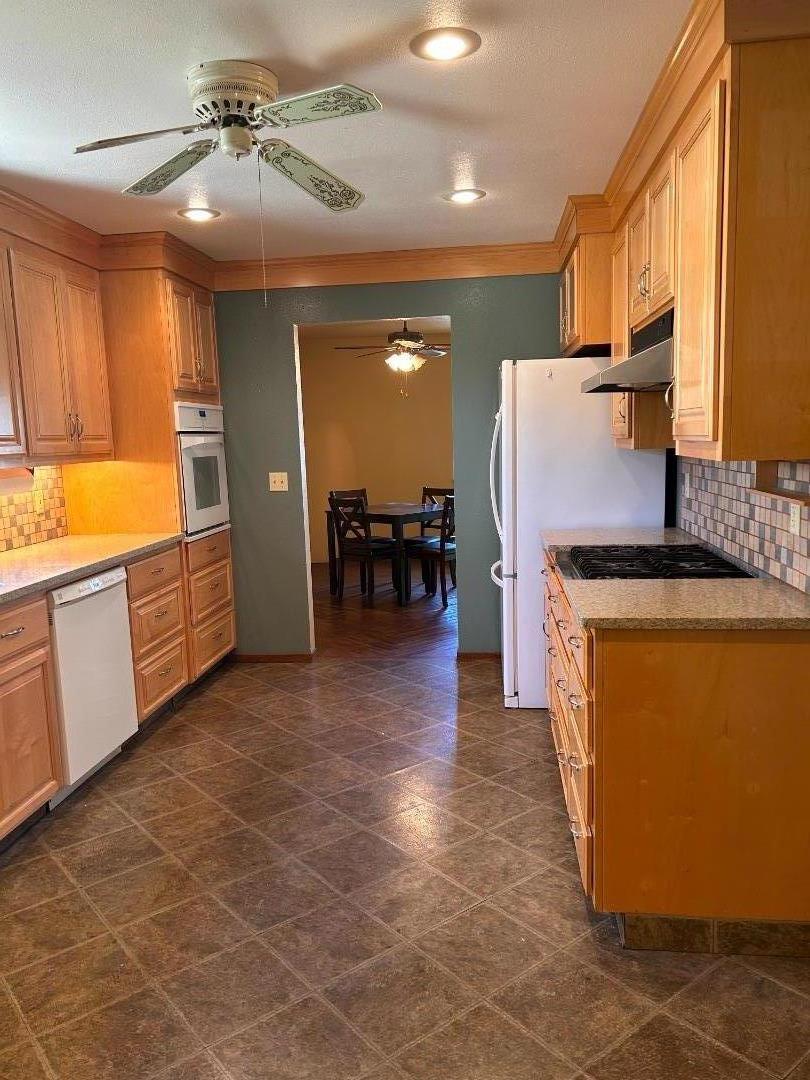 Detail Gallery Image 9 of 27 For 754 Meadowlark Ave, Los Banos,  CA 93635 - 2 Beds | 2 Baths