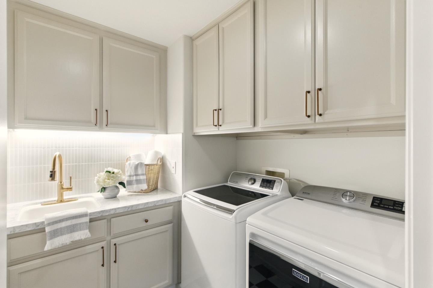 Detail Gallery Image 65 of 116 For 1435 Rosecrest Ter, San Jose,  CA 95126 - 5 Beds | 3/1 Baths
