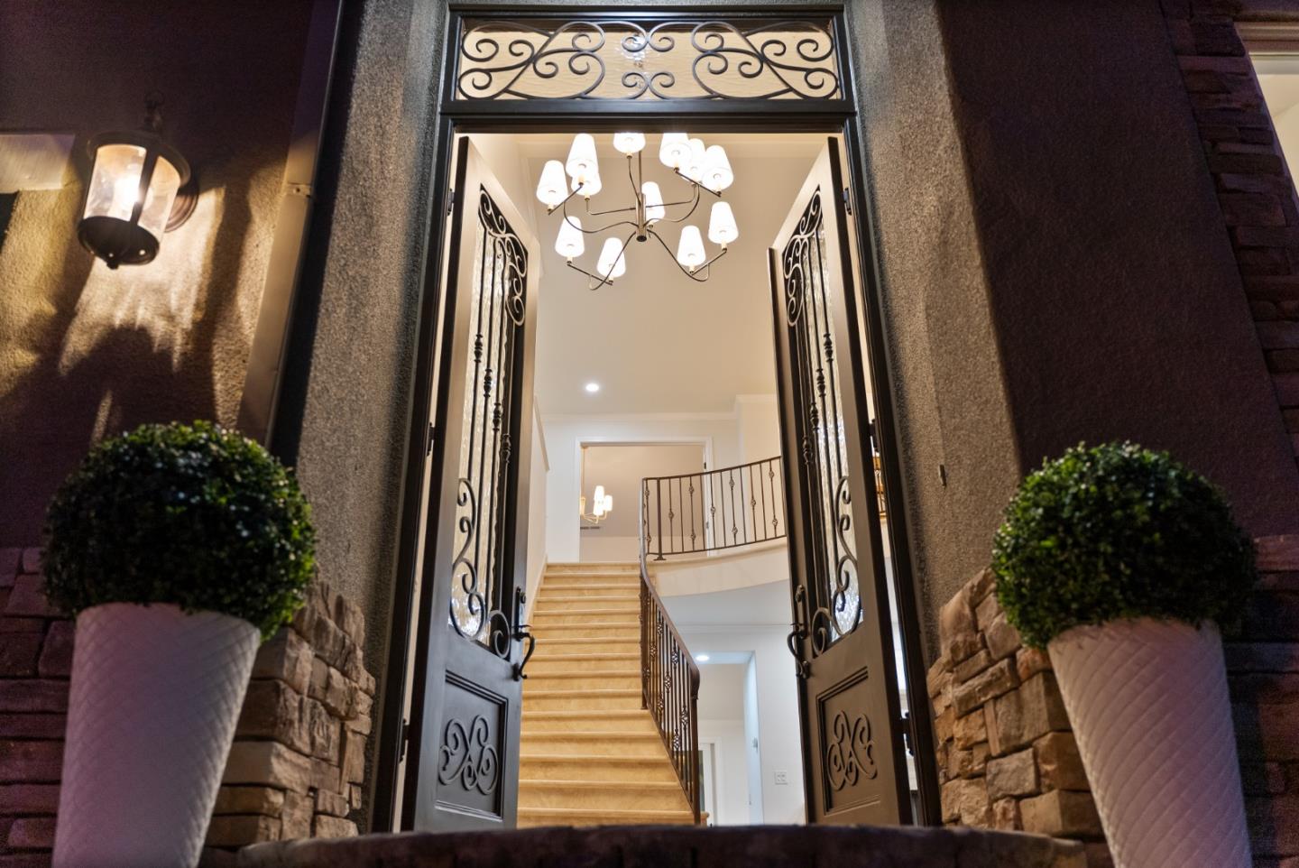Detail Gallery Image 79 of 116 For 1435 Rosecrest Ter, San Jose,  CA 95126 - 5 Beds | 3/1 Baths