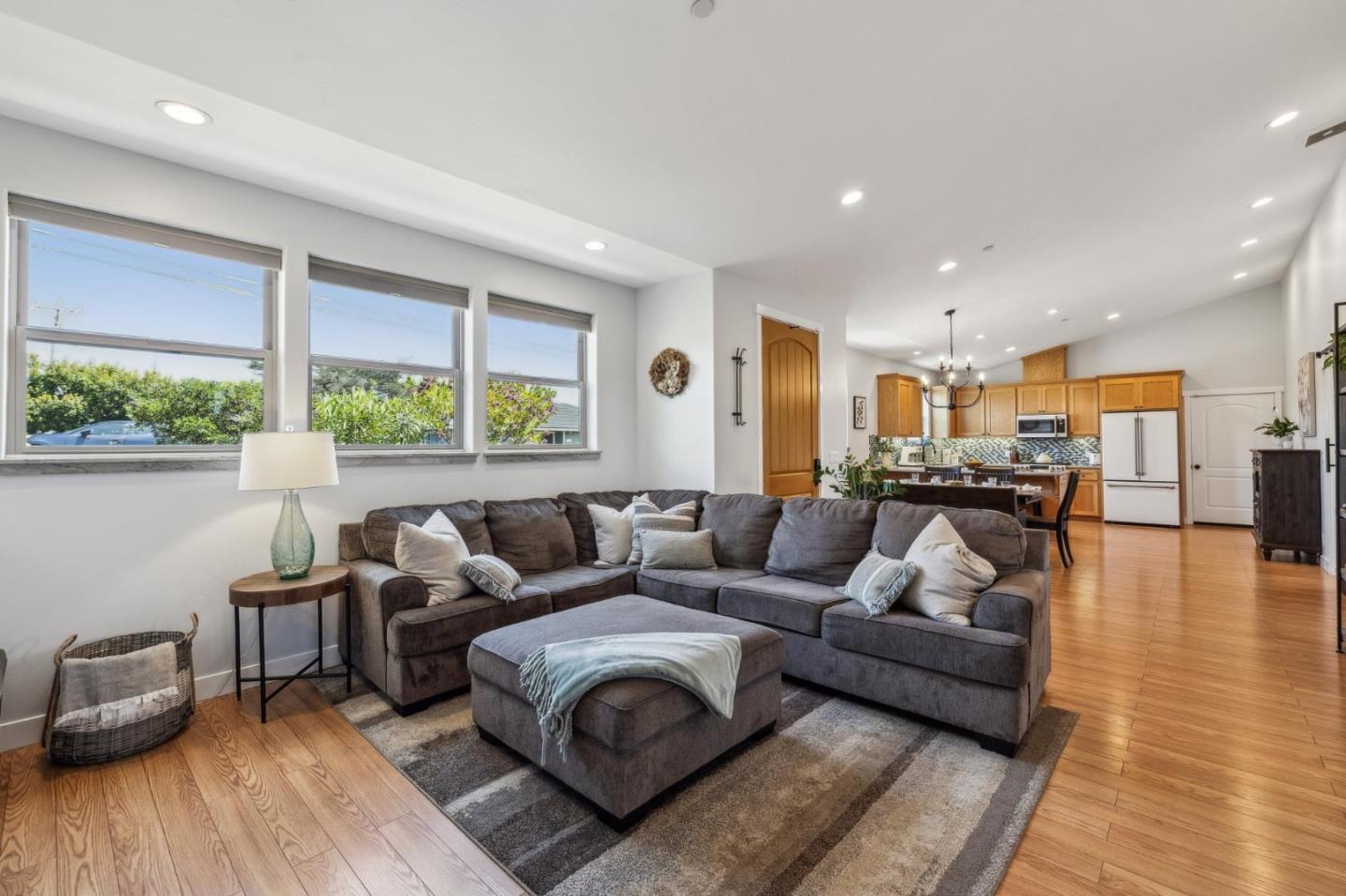 Detail Gallery Image 10 of 41 For 456 Grand Blvd, Half Moon Bay,  CA 94019 - 3 Beds | 2 Baths