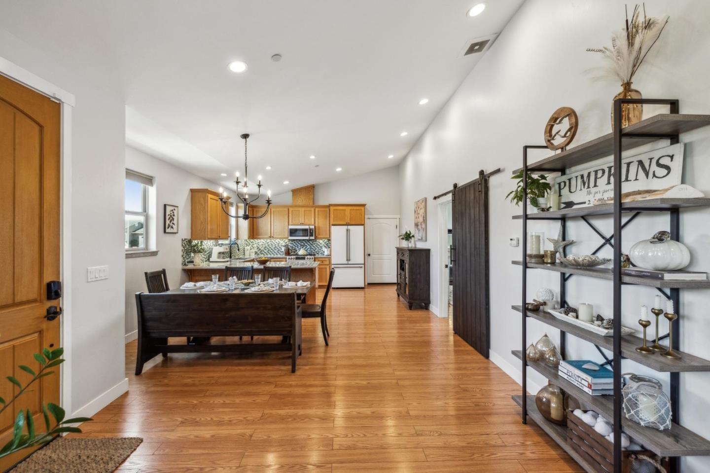 Detail Gallery Image 11 of 41 For 456 Grand Blvd, Half Moon Bay,  CA 94019 - 3 Beds | 2 Baths