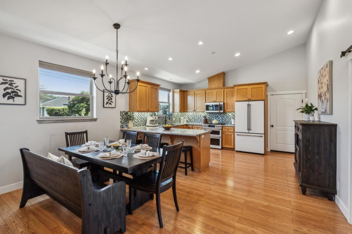 Detail Gallery Image 12 of 41 For 456 Grand Blvd, Half Moon Bay,  CA 94019 - 3 Beds | 2 Baths