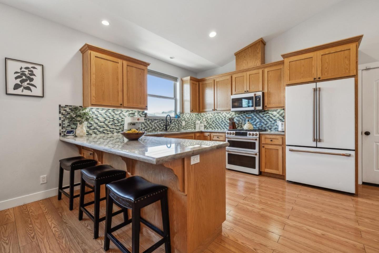 Detail Gallery Image 15 of 41 For 456 Grand Blvd, Half Moon Bay,  CA 94019 - 3 Beds | 2 Baths