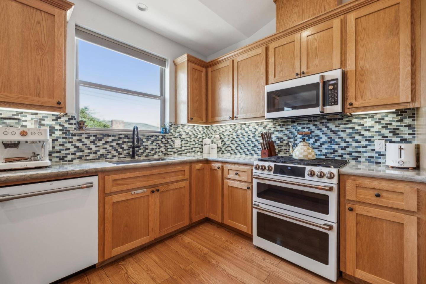 Detail Gallery Image 17 of 41 For 456 Grand Blvd, Half Moon Bay,  CA 94019 - 3 Beds | 2 Baths