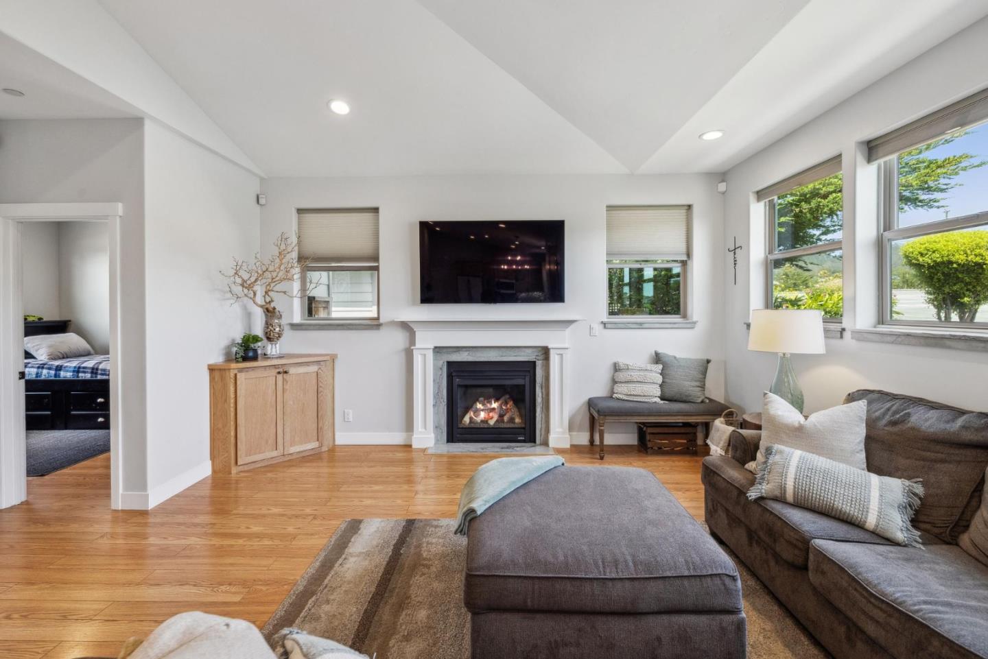Detail Gallery Image 8 of 41 For 456 Grand Blvd, Half Moon Bay,  CA 94019 - 3 Beds | 2 Baths