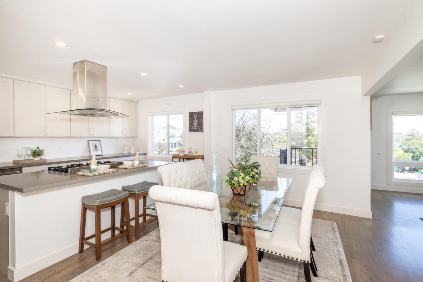 Detail Gallery Image 14 of 51 For 732 Alameda De Las Pulgas, Belmont,  CA 94002 - 3 Beds | 2 Baths