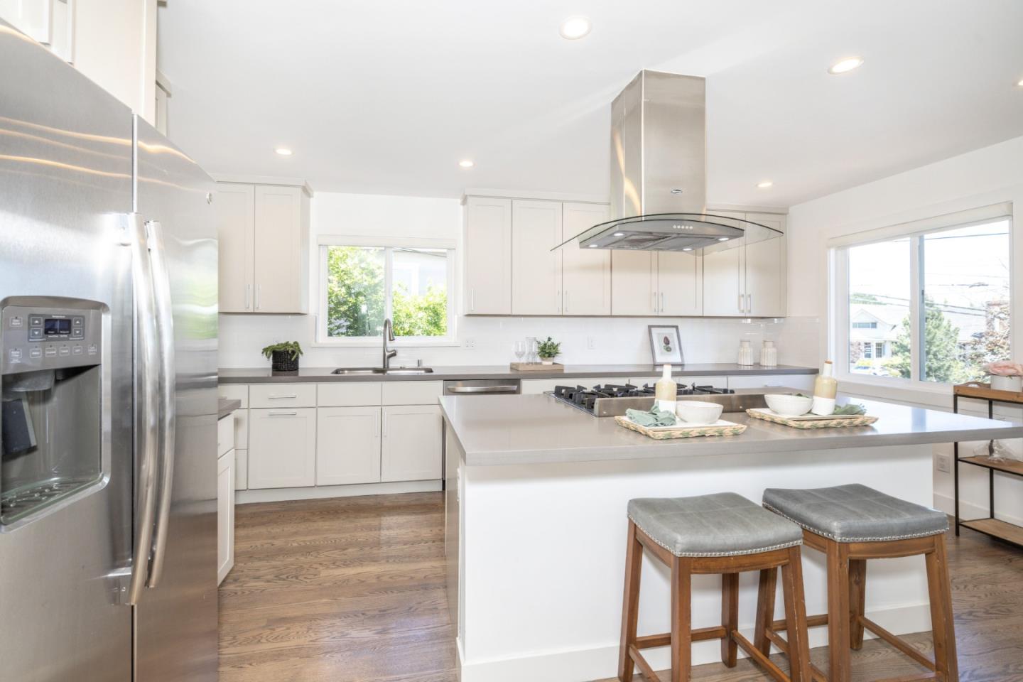 Detail Gallery Image 15 of 51 For 732 Alameda De Las Pulgas, Belmont,  CA 94002 - 3 Beds | 2 Baths