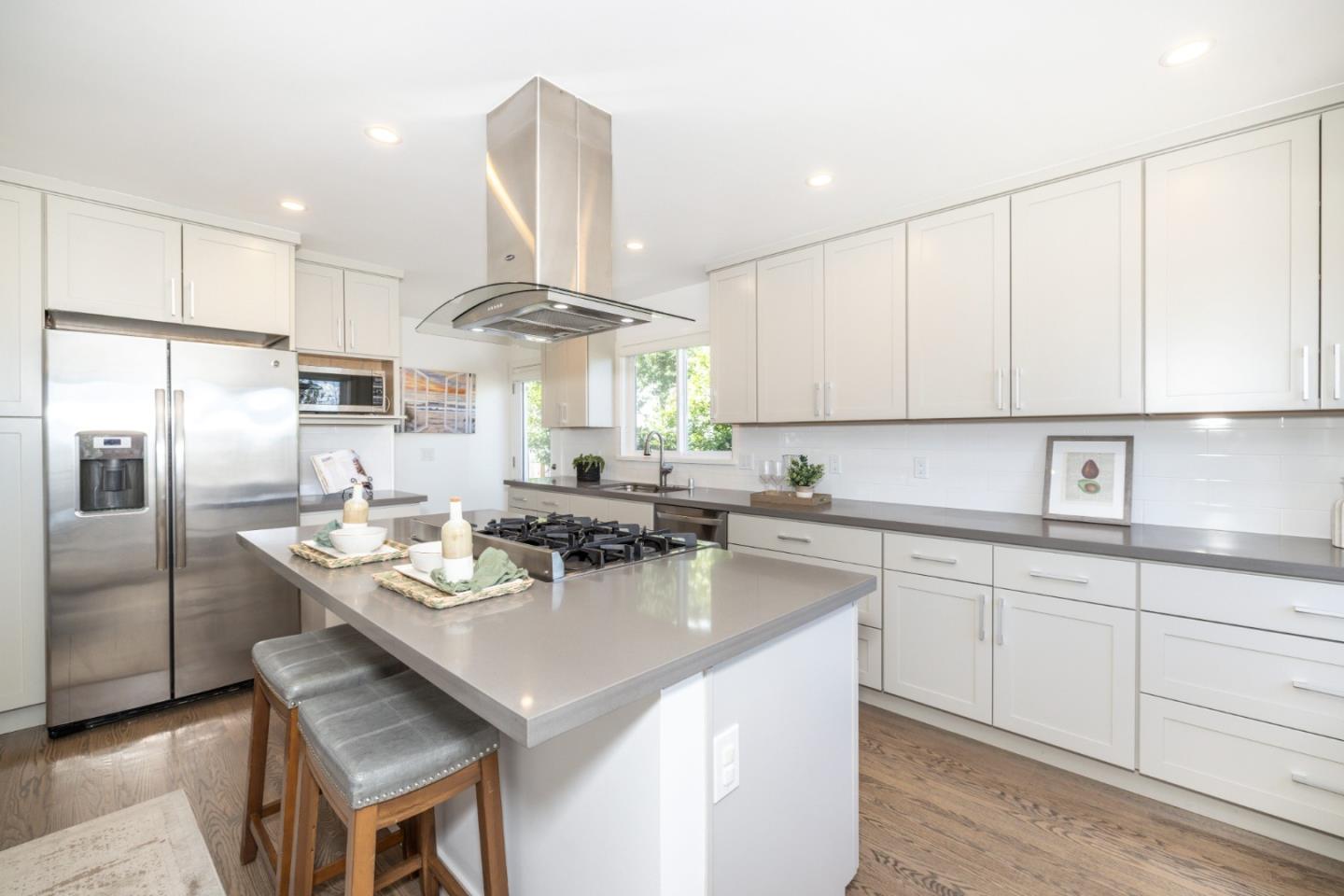 Detail Gallery Image 16 of 51 For 732 Alameda De Las Pulgas, Belmont,  CA 94002 - 3 Beds | 2 Baths