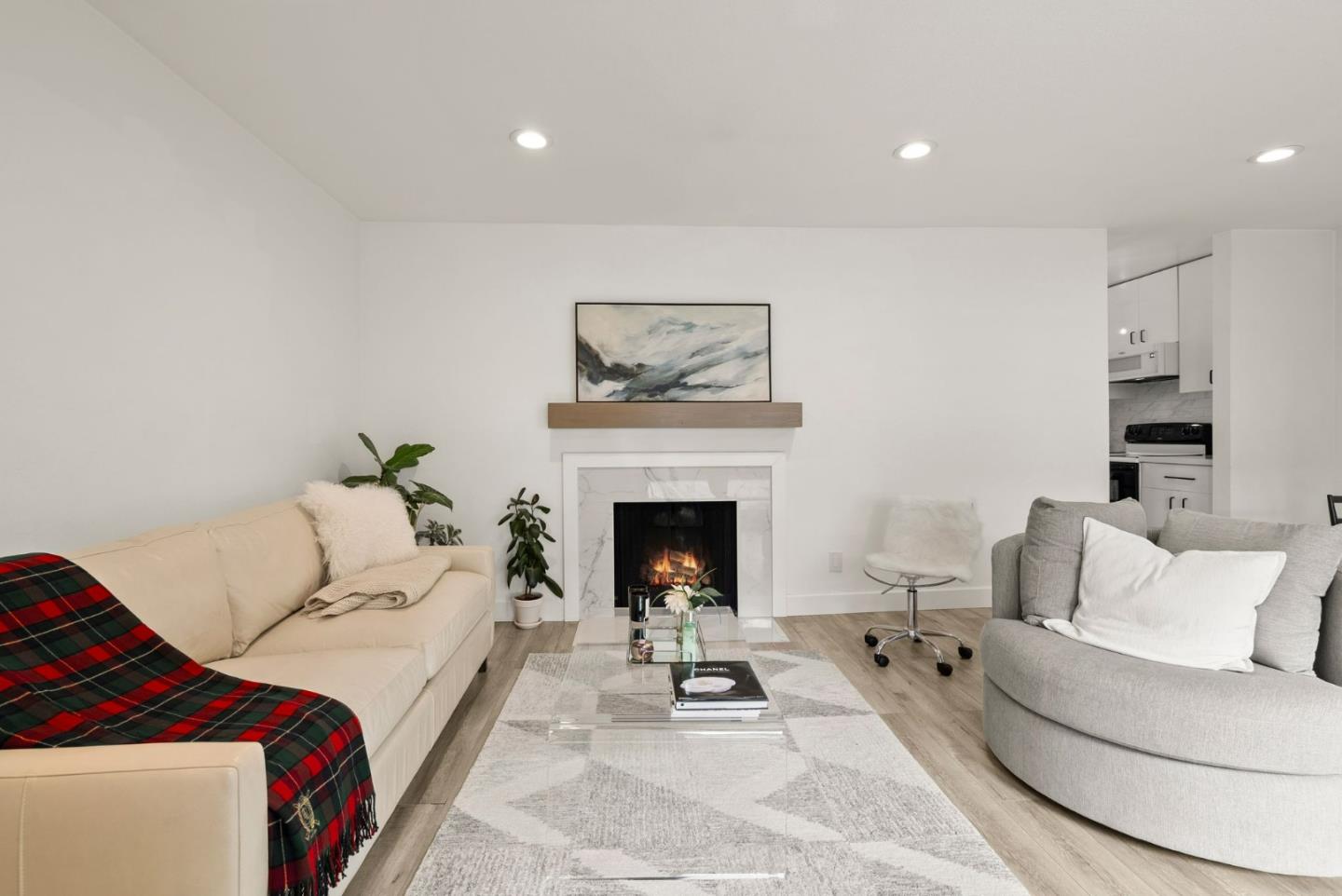 Detail Gallery Image 2 of 25 For 1919 Alameda De Las Pulgas #80,  San Mateo,  CA 94403 - 2 Beds | 1 Baths