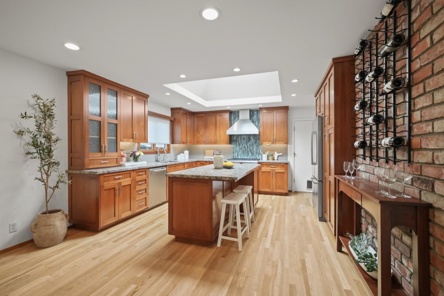 Detail Gallery Image 3 of 65 For 1547 Petersen Ave, San Jose,  CA 95129 - 3 Beds | 2 Baths