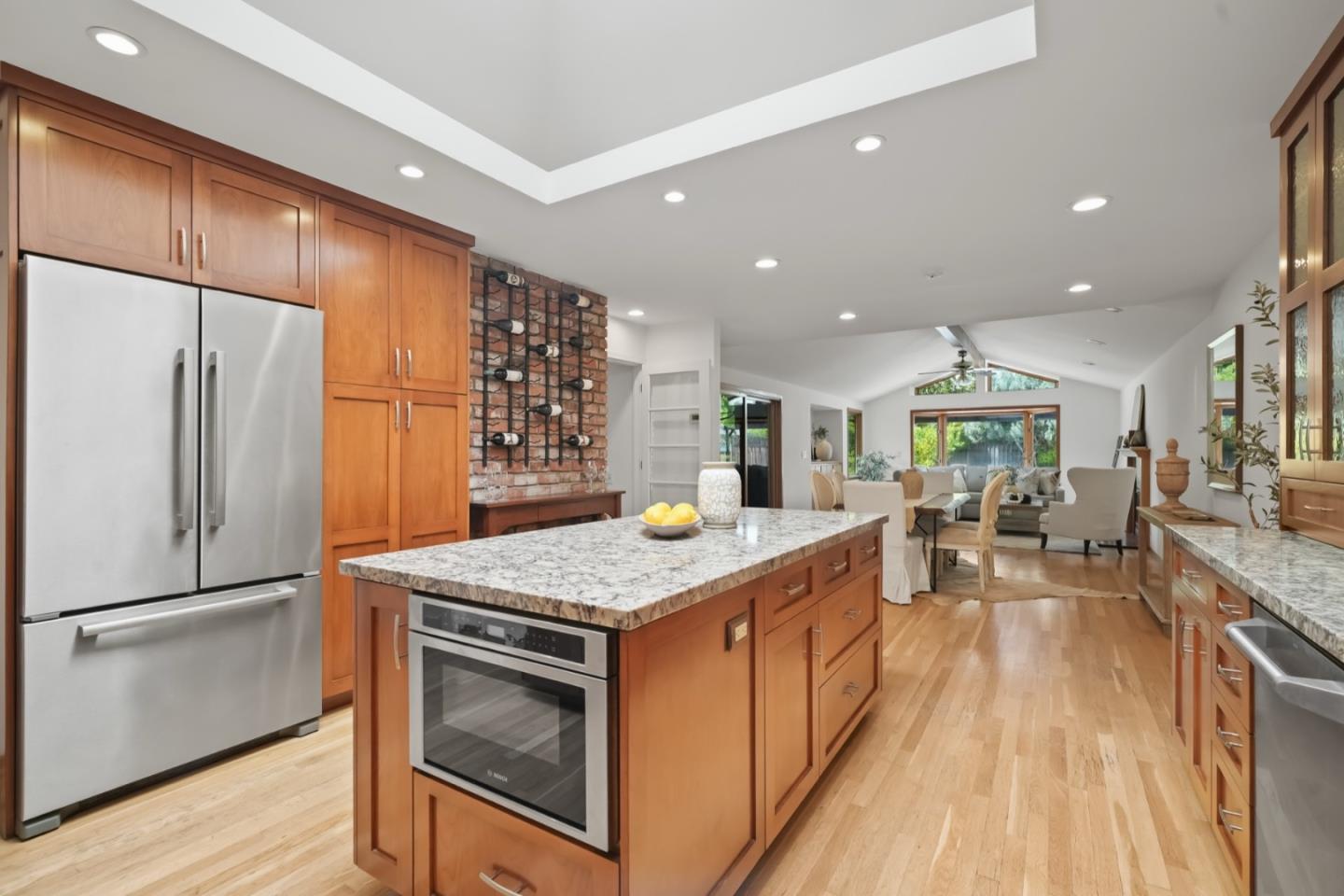 Detail Gallery Image 4 of 65 For 1547 Petersen Ave, San Jose,  CA 95129 - 3 Beds | 2 Baths