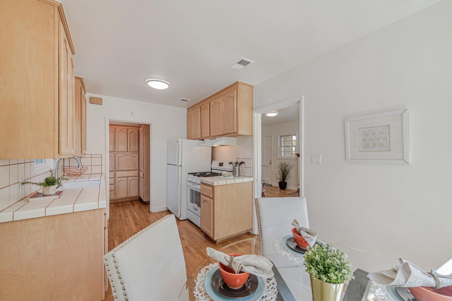 Detail Gallery Image 10 of 54 For 533 Flagg Ave, San Jose,  CA 95128 - 3 Beds | 1 Baths
