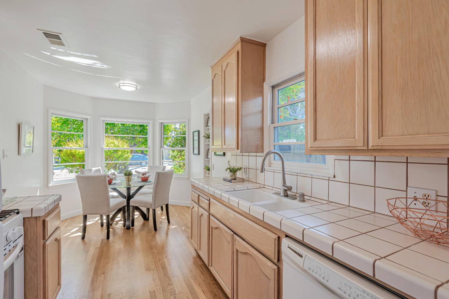 Detail Gallery Image 13 of 54 For 533 Flagg Ave, San Jose,  CA 95128 - 3 Beds | 1 Baths