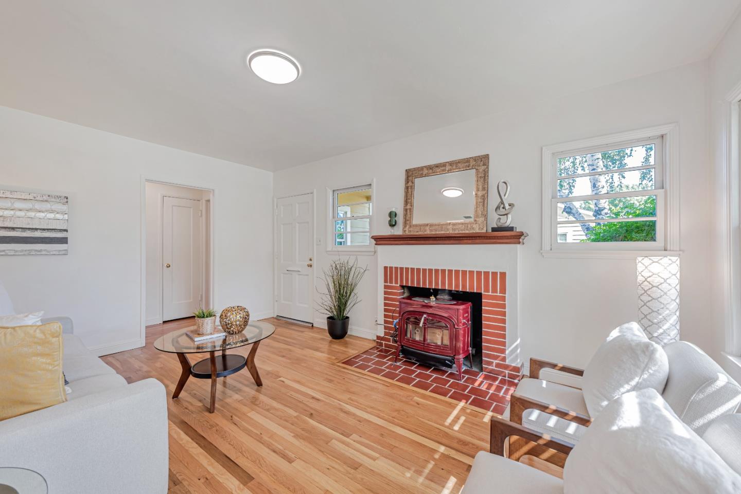 Detail Gallery Image 4 of 54 For 533 Flagg Ave, San Jose,  CA 95128 - 3 Beds | 1 Baths