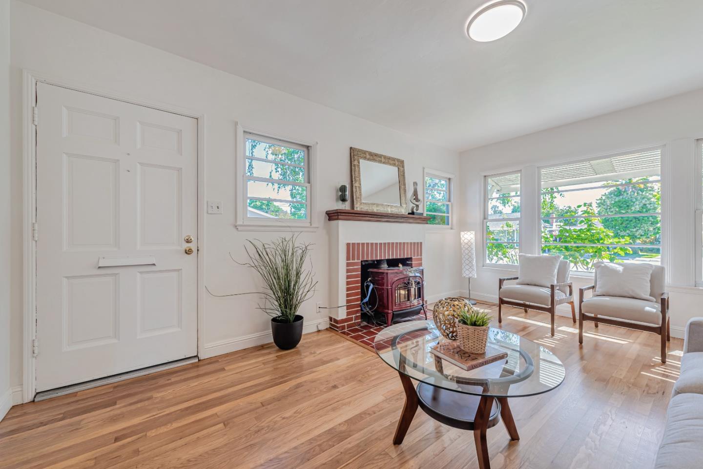 Detail Gallery Image 5 of 54 For 533 Flagg Ave, San Jose,  CA 95128 - 3 Beds | 1 Baths